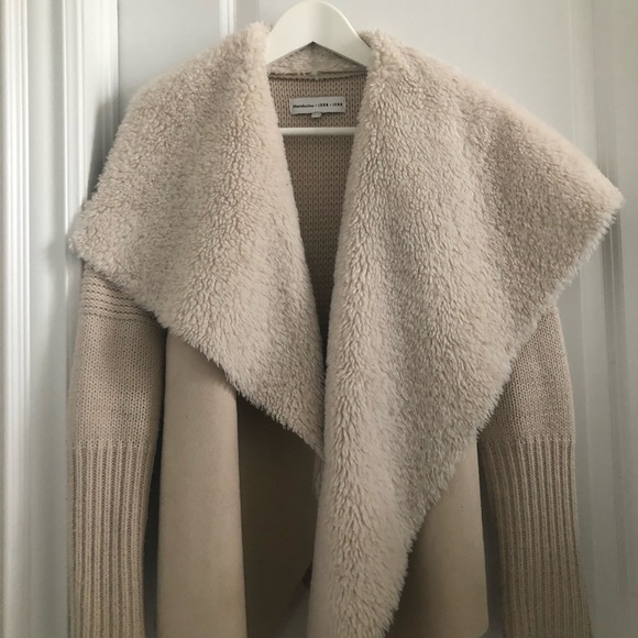 Mendocino x John x Jenn white fur-trim cardigan - Picture 4 of 5